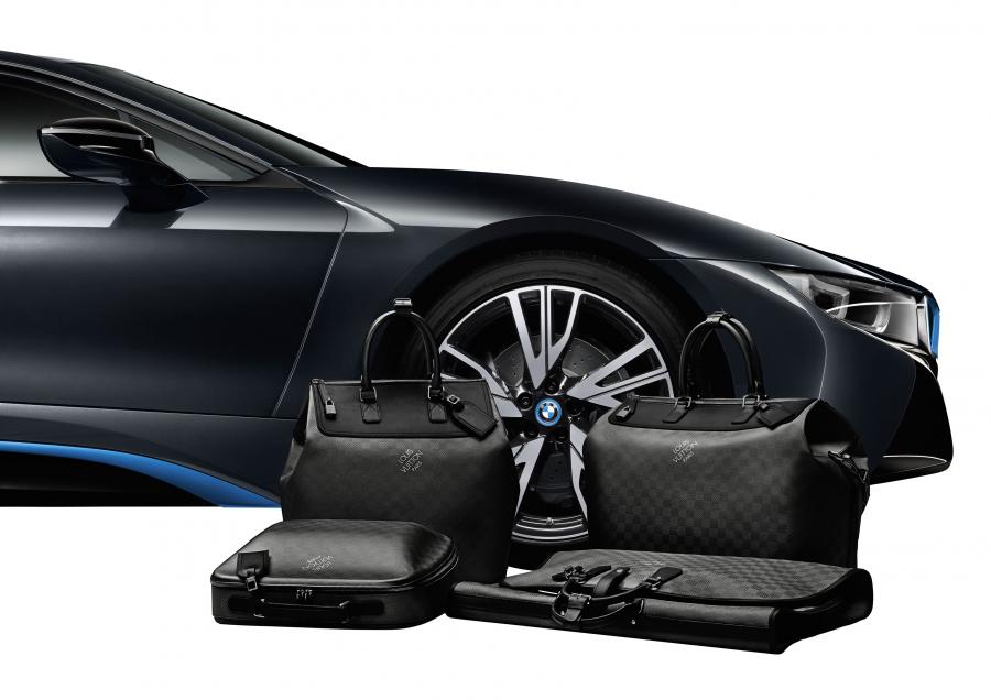  BMW i8 2014 года  (фото 116 из 180)